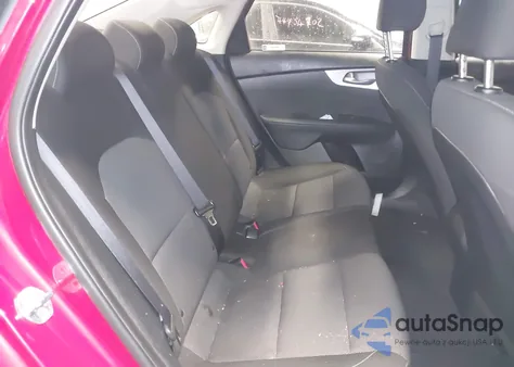 2022 Kia Forte Lxs z USA, uszkodzony, nr VIN 3KPF24AD6NE496904